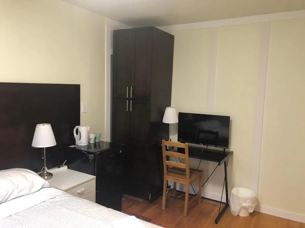 Cheerful Guest Home Vancouver Homestay